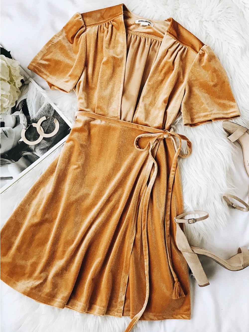 Billabong Orange Mustard Velvet Lush For Life Wrap Dress Size L NWTs - Picture 5 of 8
